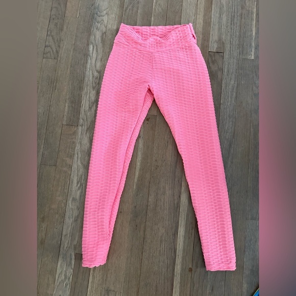 Baby pink textured cinched viral leggings size small - Picture 1 of 7